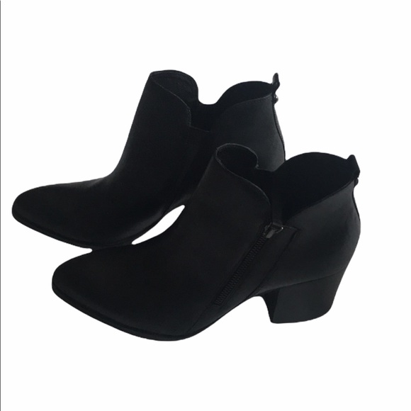 🌻SALE🌻Donald J Pliner Black Leather Boots🌻 - Picture 2 of 8